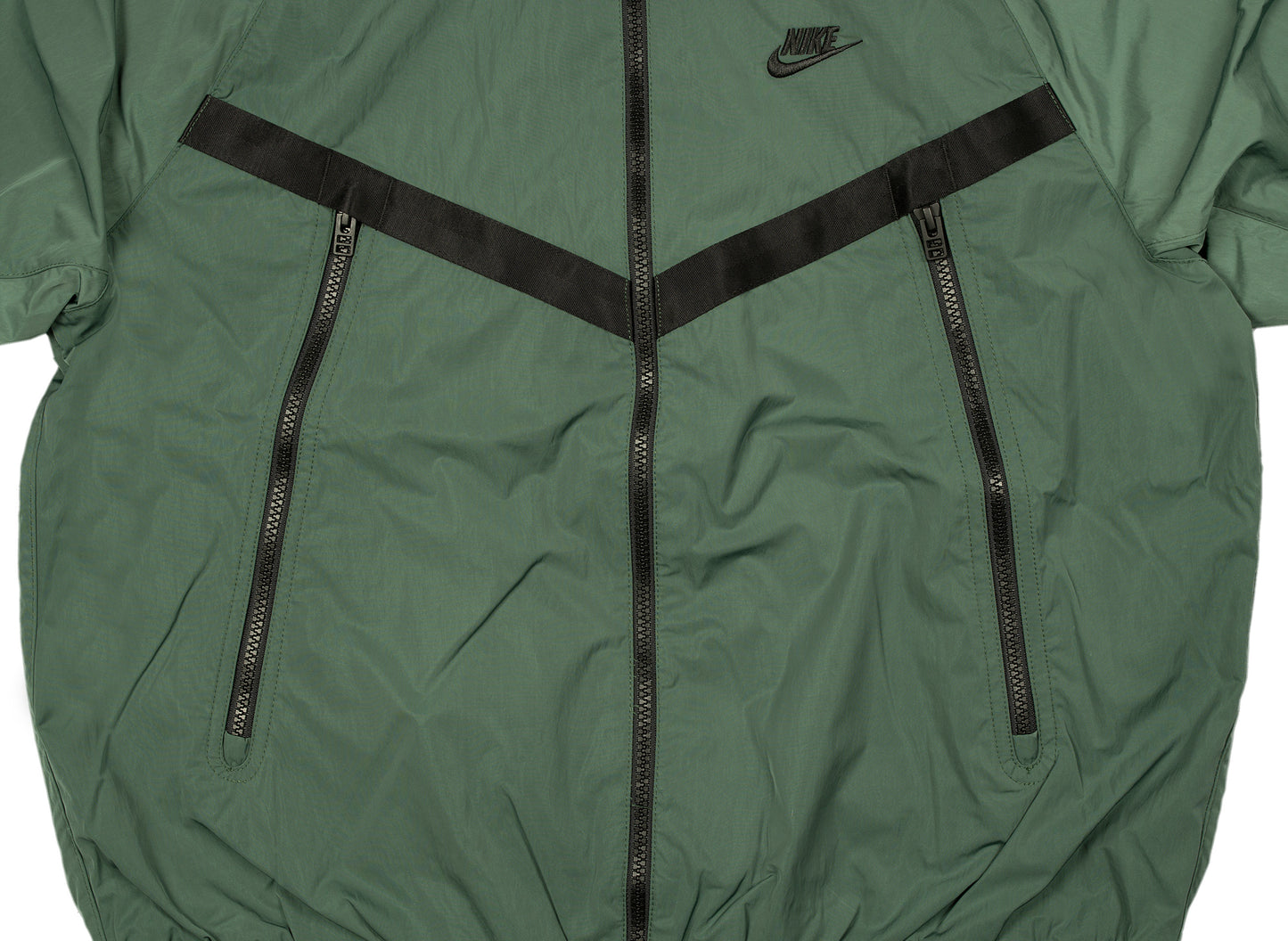 Nike Sportswear Windrunner Hooded Jacket in Galactic Jade / Black