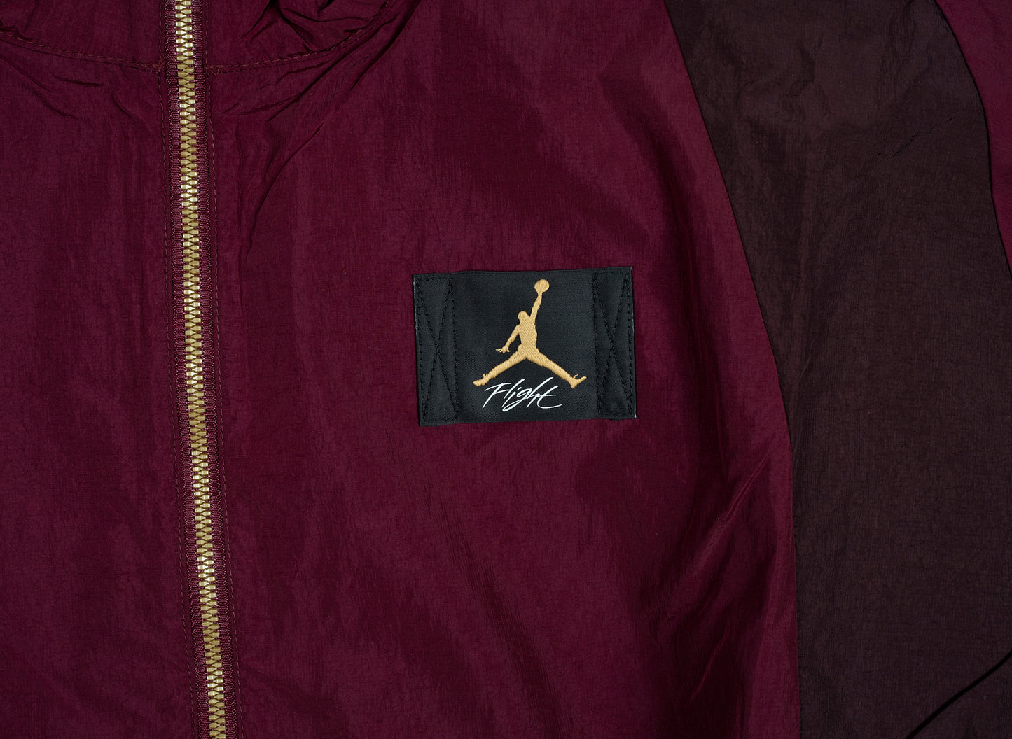 Women's Jordan Woven Jacket in Dark Beetroot / Mahogany
